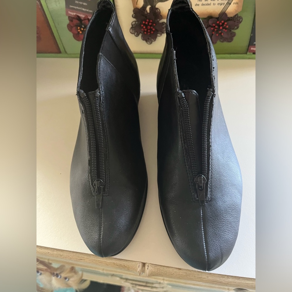 Aerosoles Front Zipper Ankle Booties, Black, Size 8M, stylish and comfortable